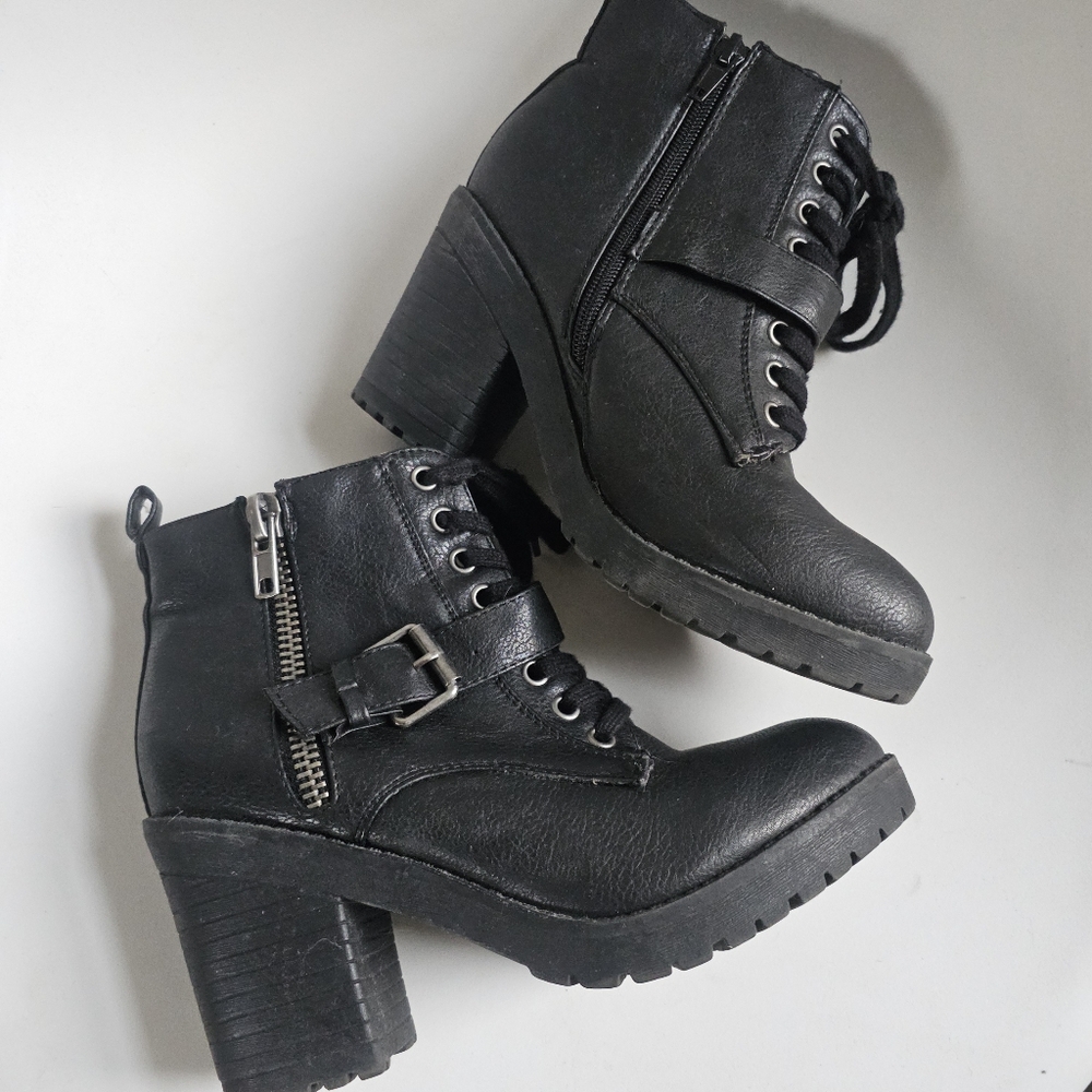 ☆ RAMPAGE Lace-up Buckle Heeled Booties, 7 ☆